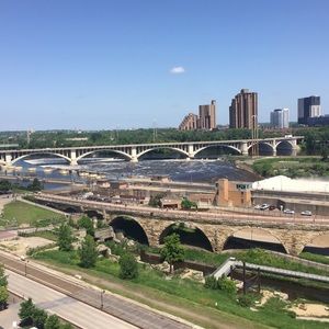 Meet your Posher, Halle